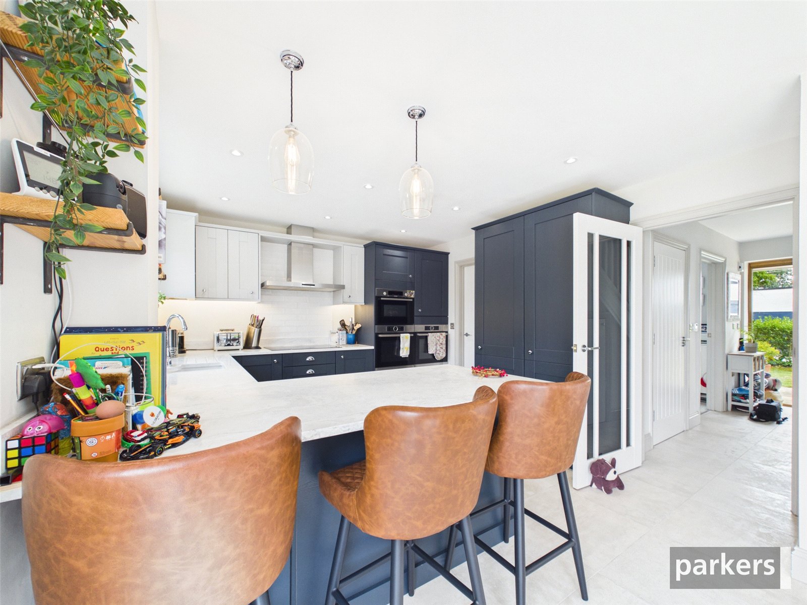 4 bedroom House for sale in Playhatch, Reading, Oxfordshire