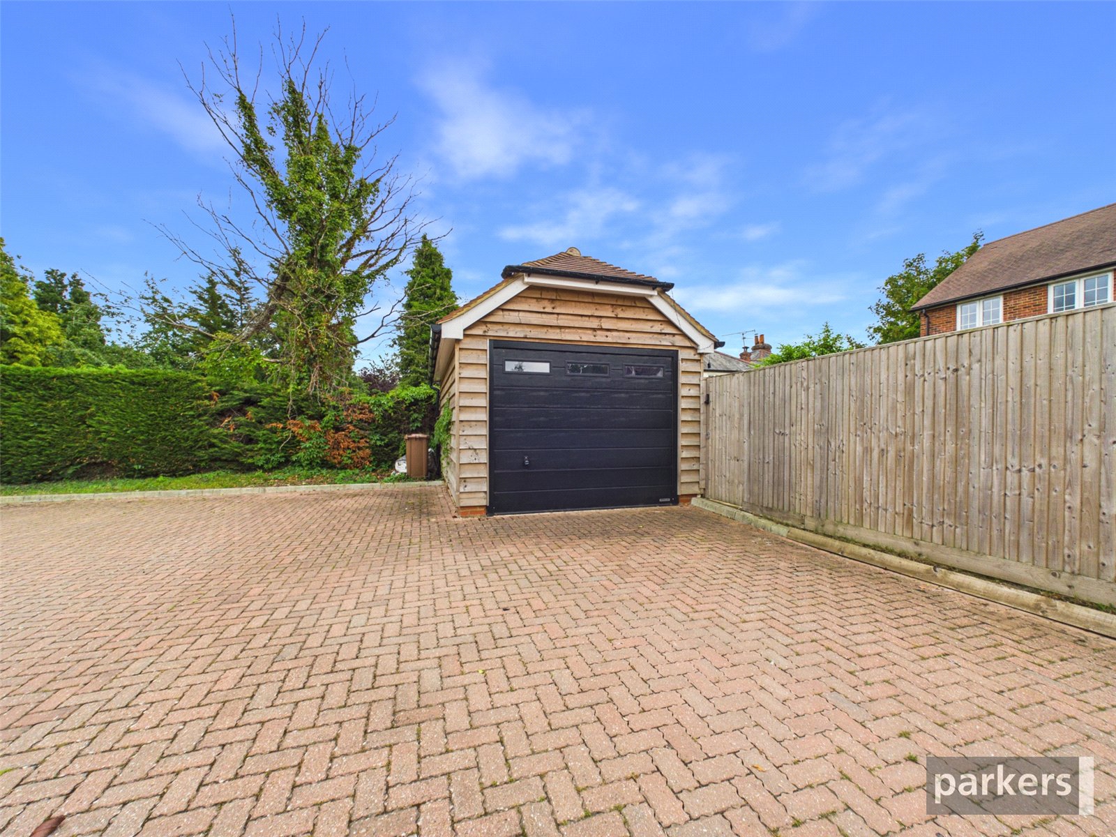 4 bedroom House for sale in Playhatch, Reading, Oxfordshire