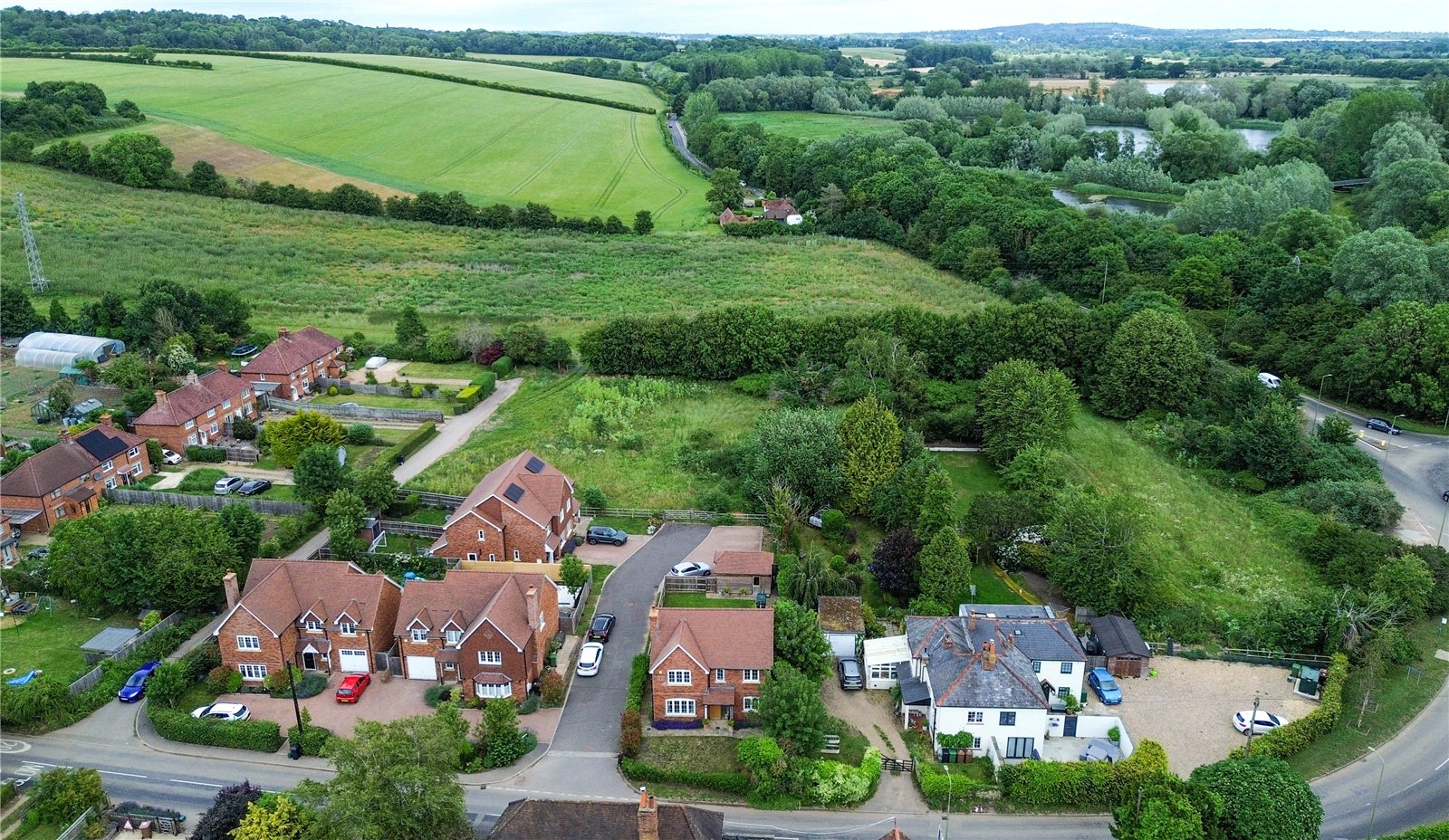 4 bedroom House for sale in Playhatch, Reading, Oxfordshire