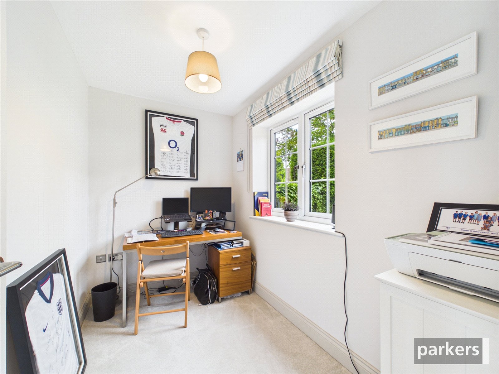 4 bedroom House for sale in Playhatch, Reading, Oxfordshire