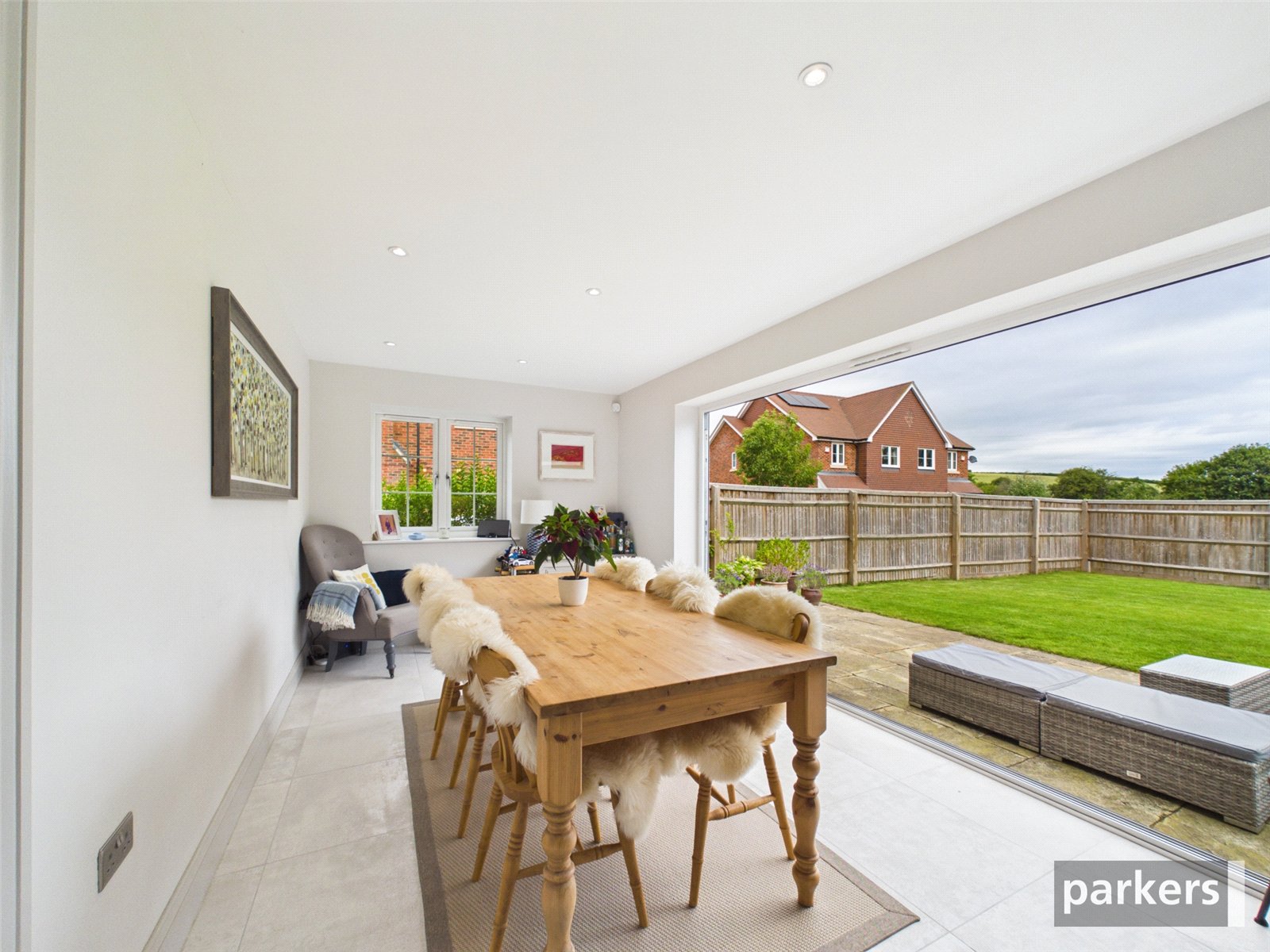 4 bedroom House for sale in Playhatch, Reading, Oxfordshire