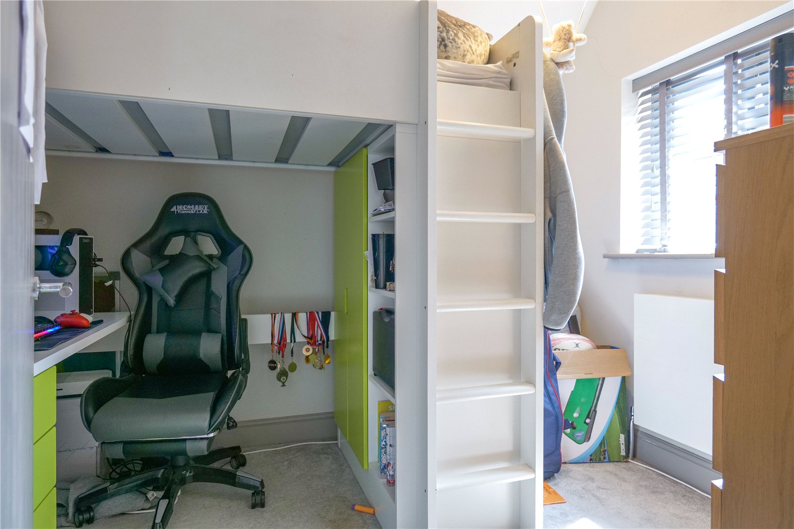 4 bedroom House for sale in Knowl Hill, Reading, Berkshire