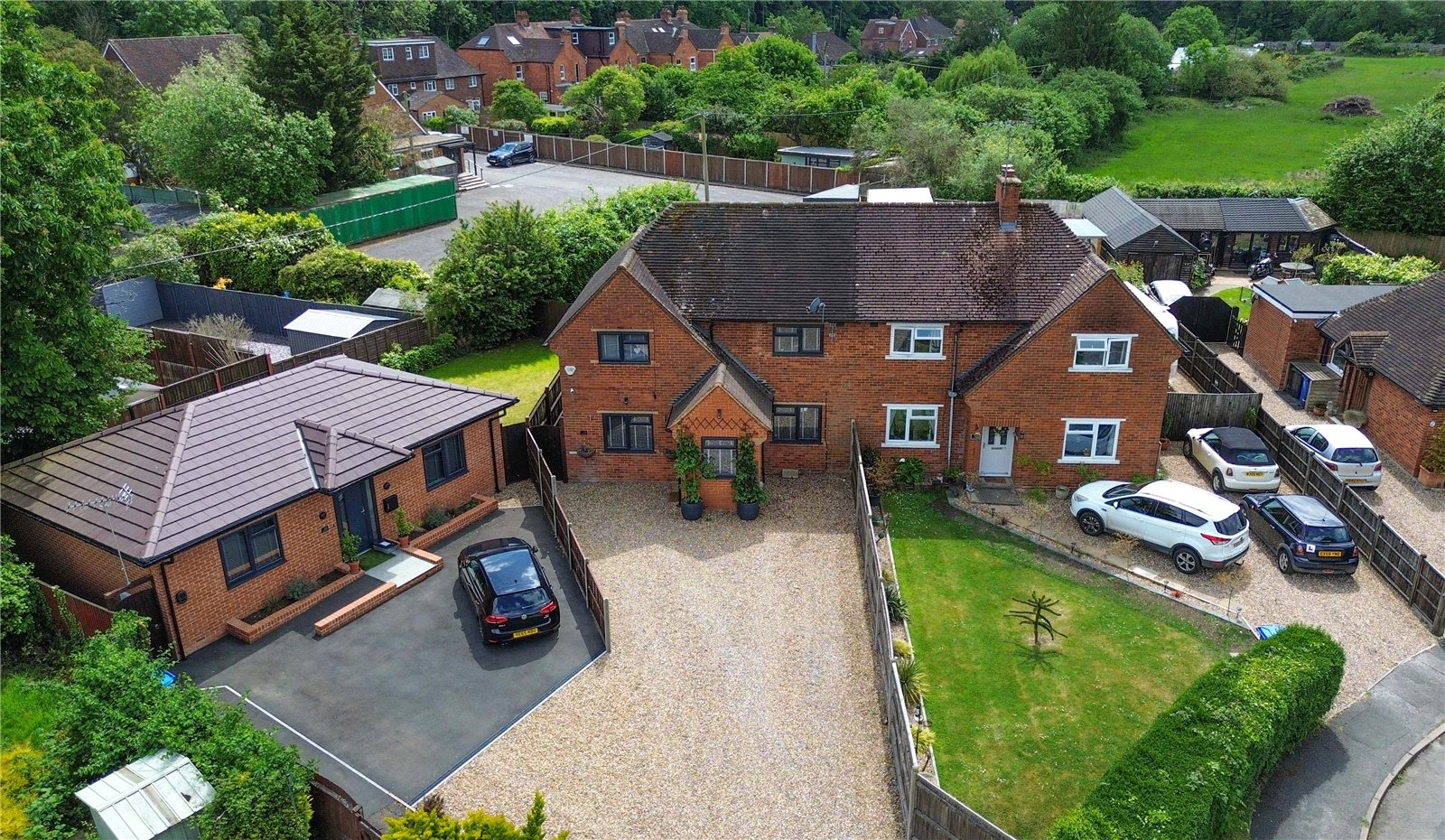 4 bedroom House for sale in Knowl Hill, Reading, Berkshire