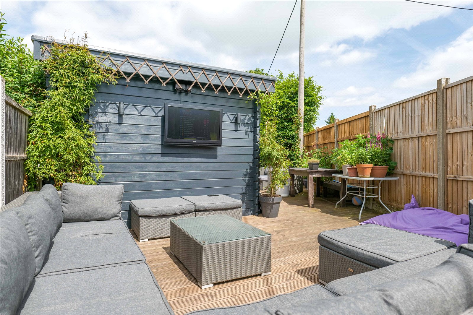 4 bedroom House for sale in Knowl Hill, Reading, Berkshire