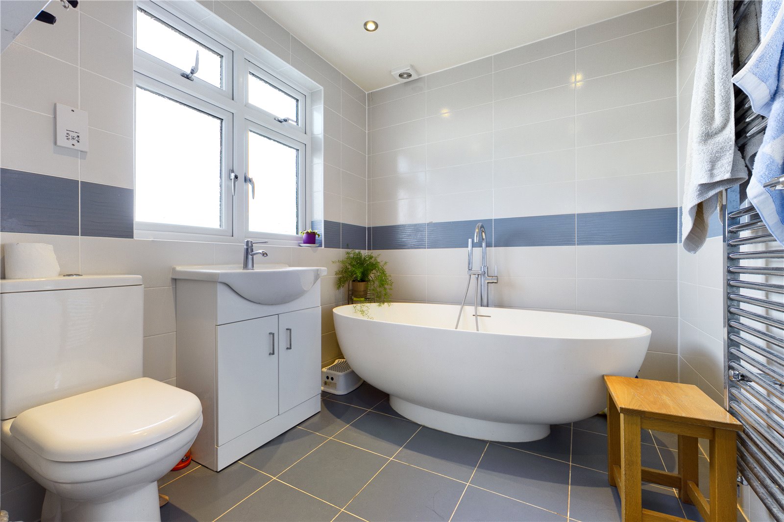 4 bedroom House for sale in Thatcham, Berkshire