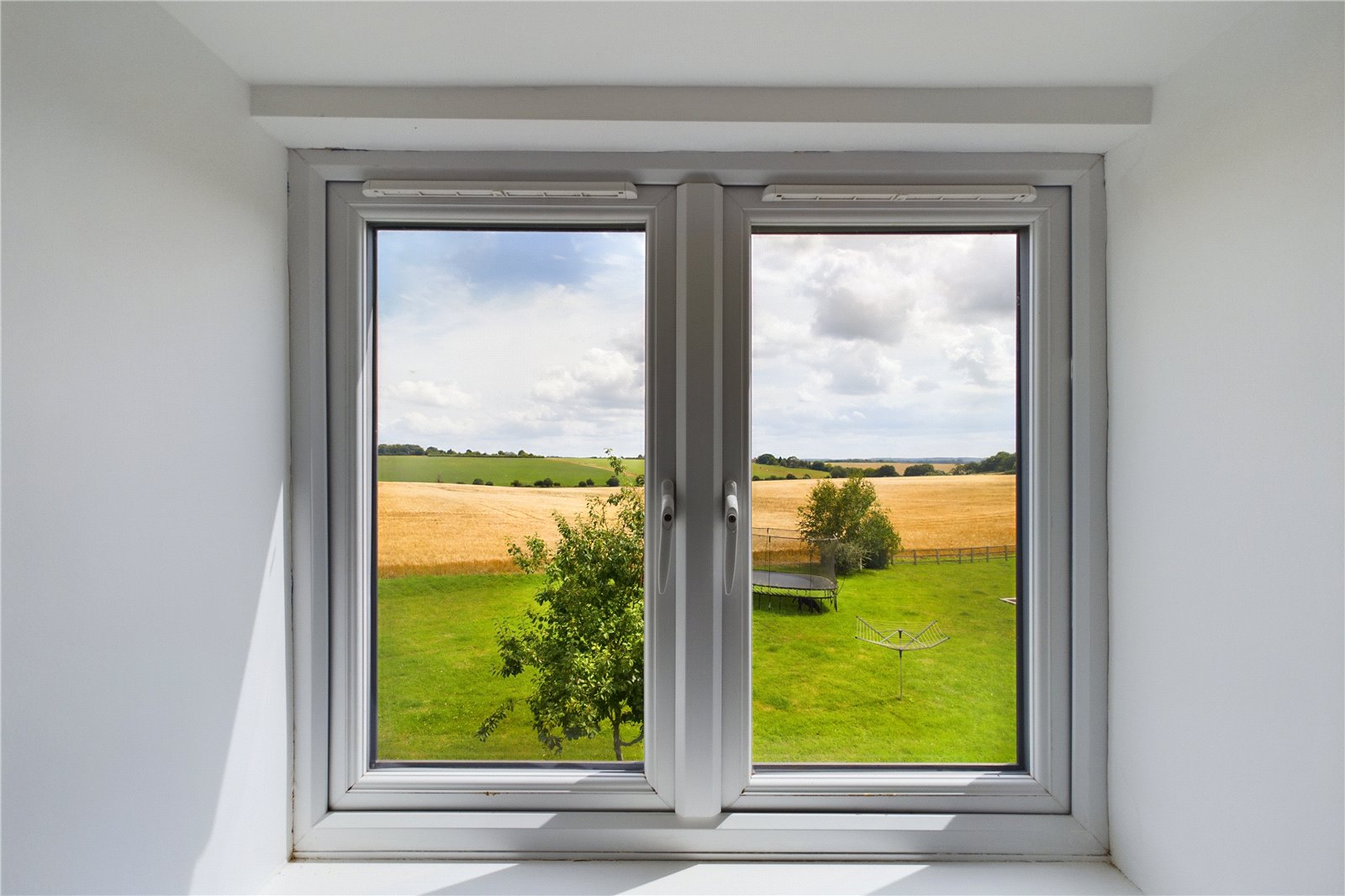 4 bedroom House for sale in Leckhampstead, Newbury, Berkshire