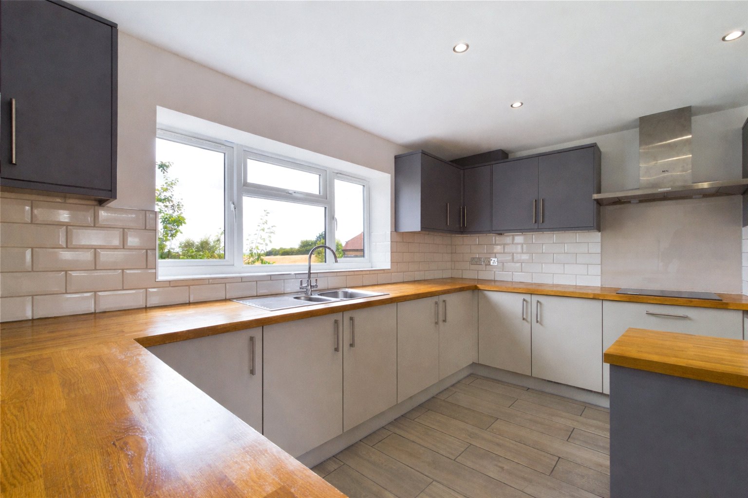 4 bedroom House for sale in Leckhampstead, Newbury, Berkshire