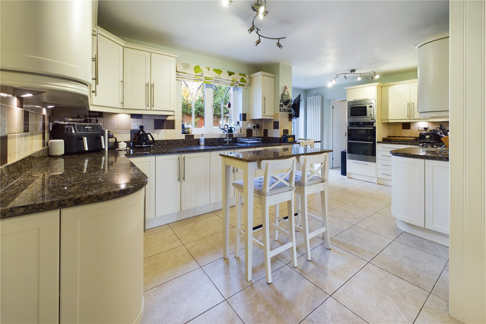 4 bedroom House for sale in Thatcham, Berkshire