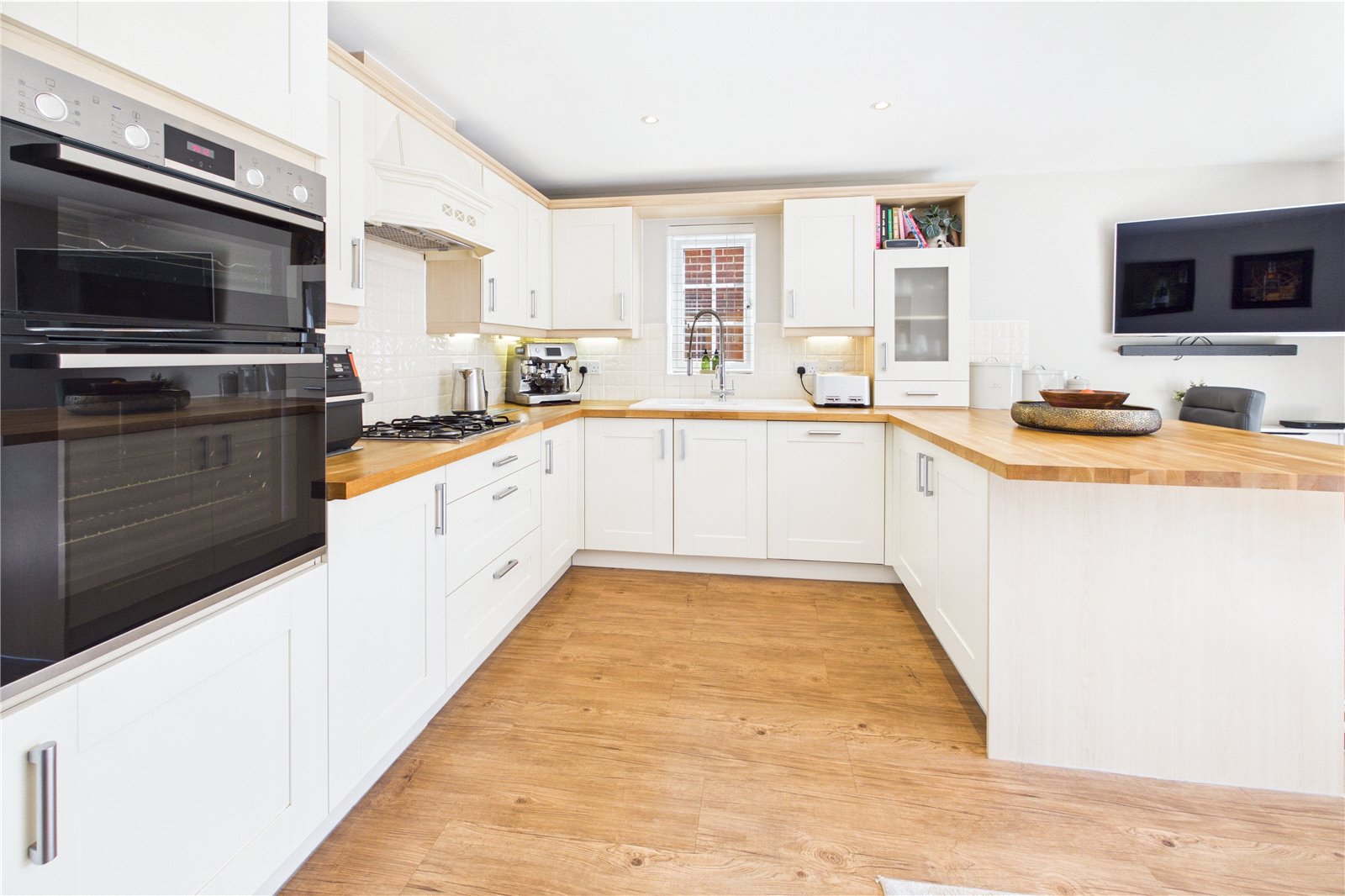 5 bedroom House for sale in Greenham, Thatcham, Berkshire
