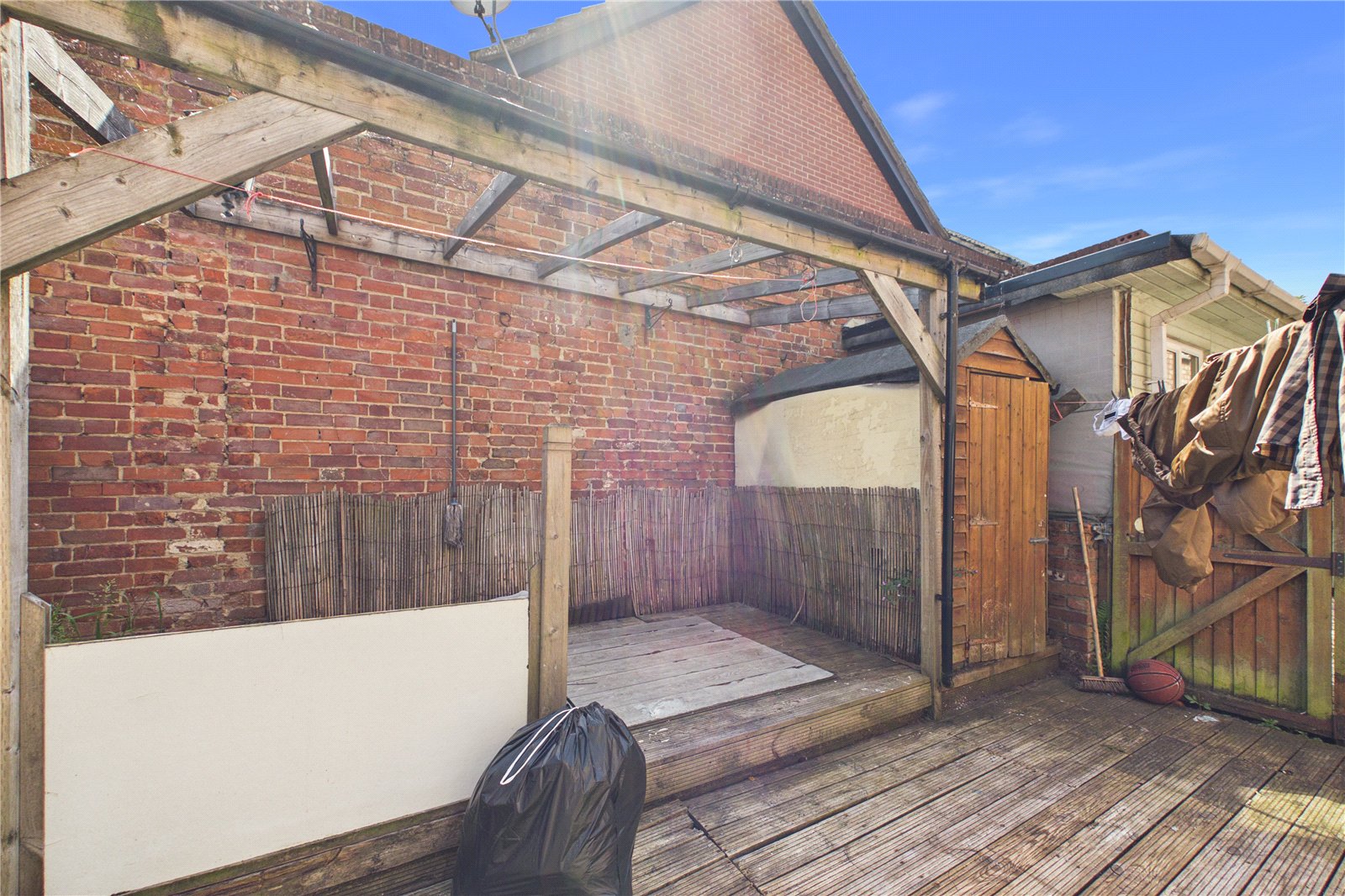4 bedroom House to let in Newbury, Berkshire