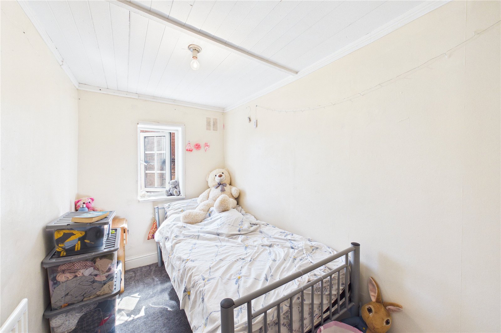 4 bedroom House to let in Newbury, Berkshire