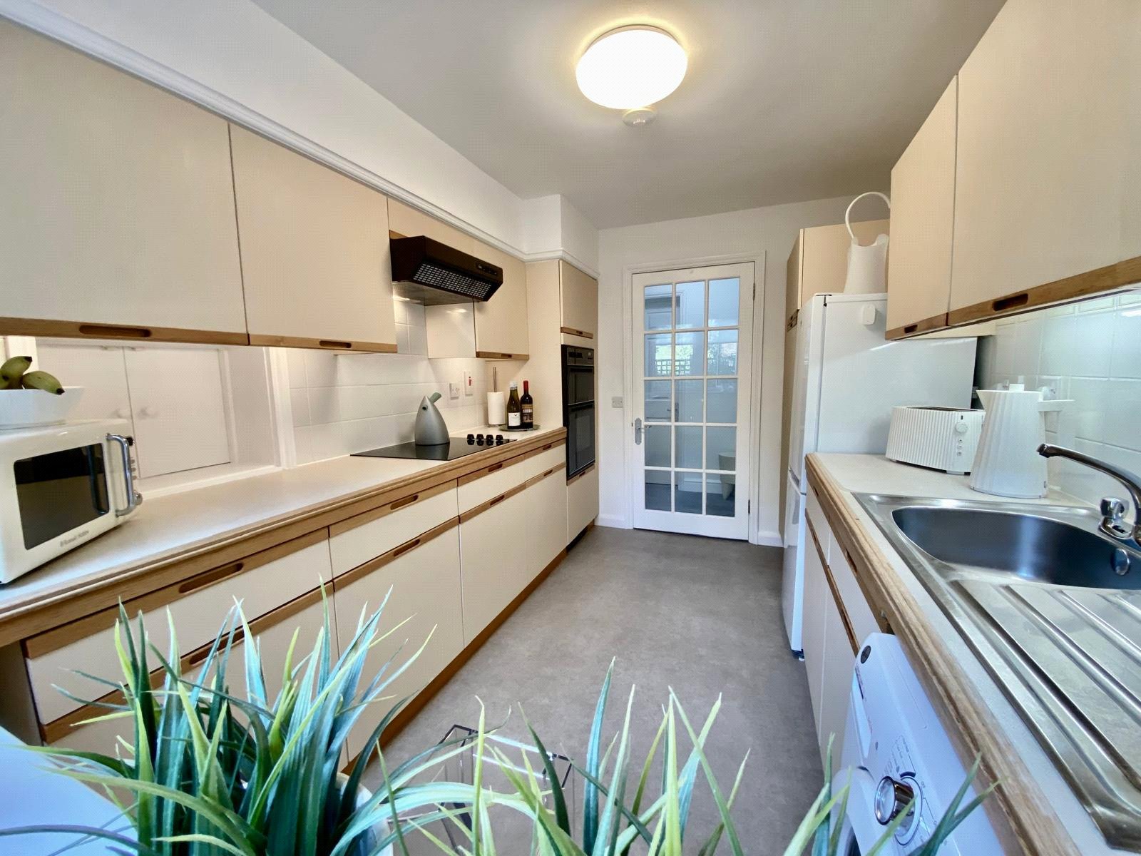 2 bedroom Flat for sale in East Ilsley, Newbury, Berkshire