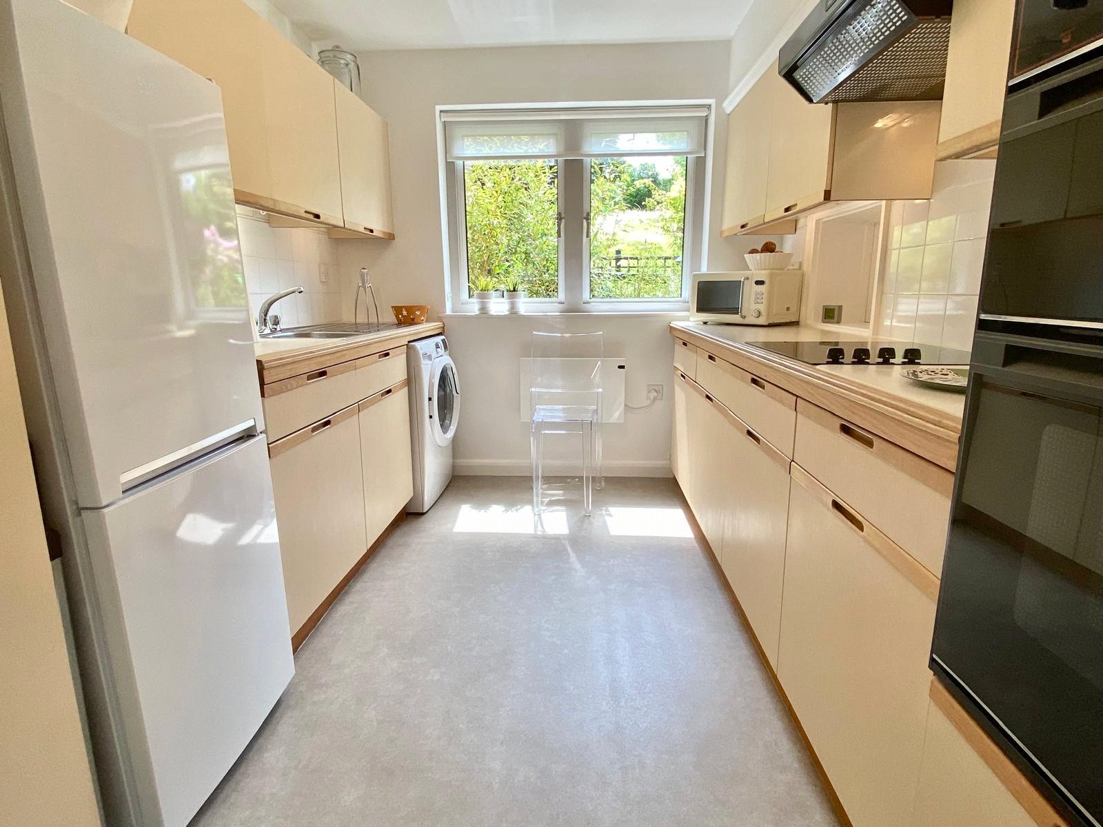 2 bedroom Flat for sale in East Ilsley, Newbury, Berkshire