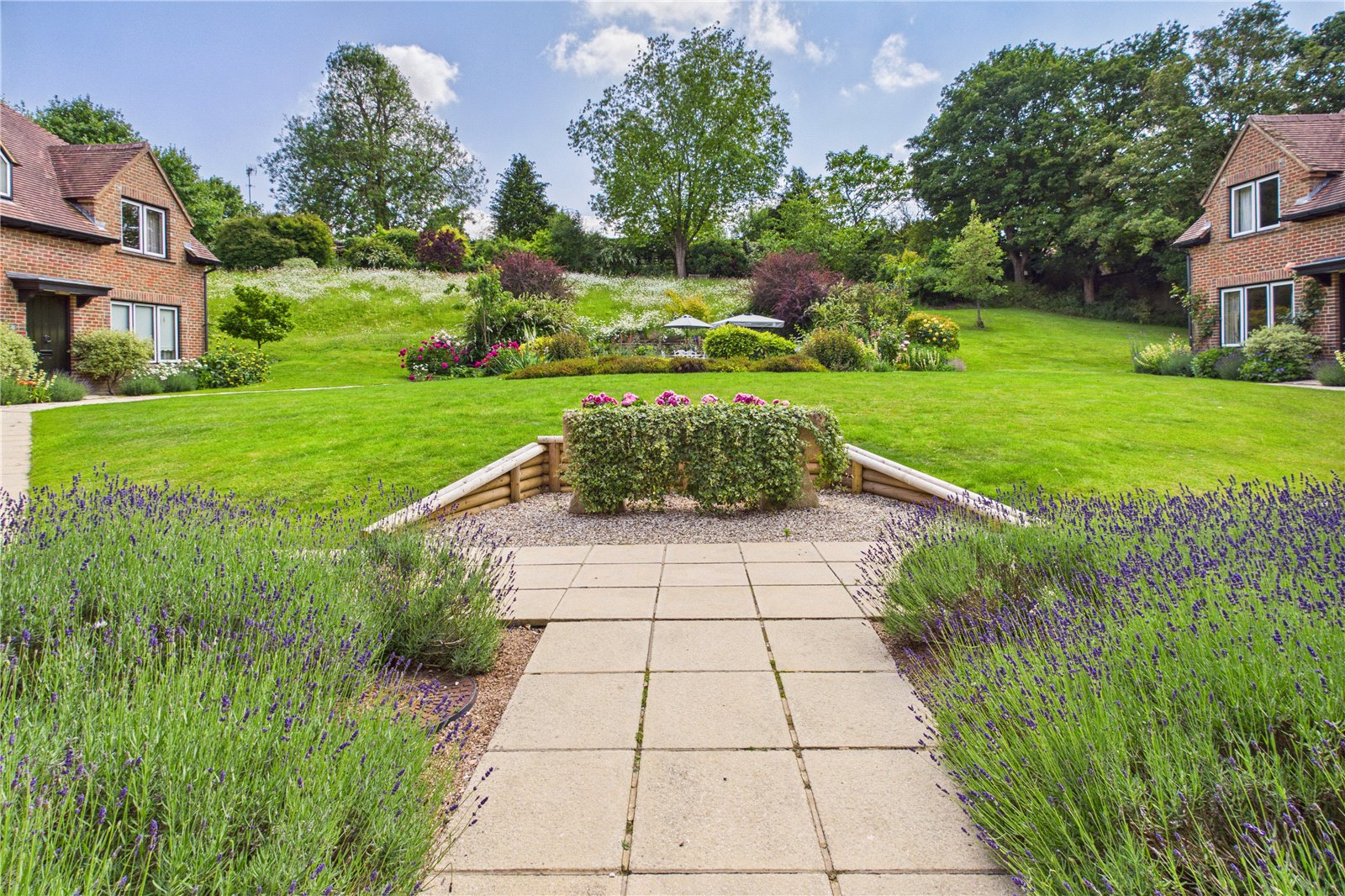 2 bedroom Flat for sale in East Ilsley, Newbury, Berkshire