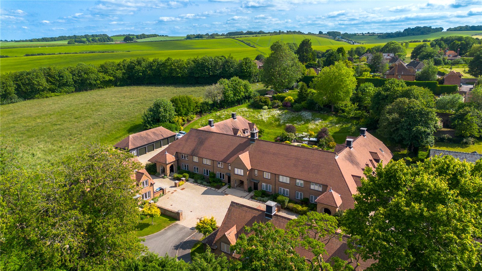 2 bedroom Flat for sale in East Ilsley, Newbury, Berkshire