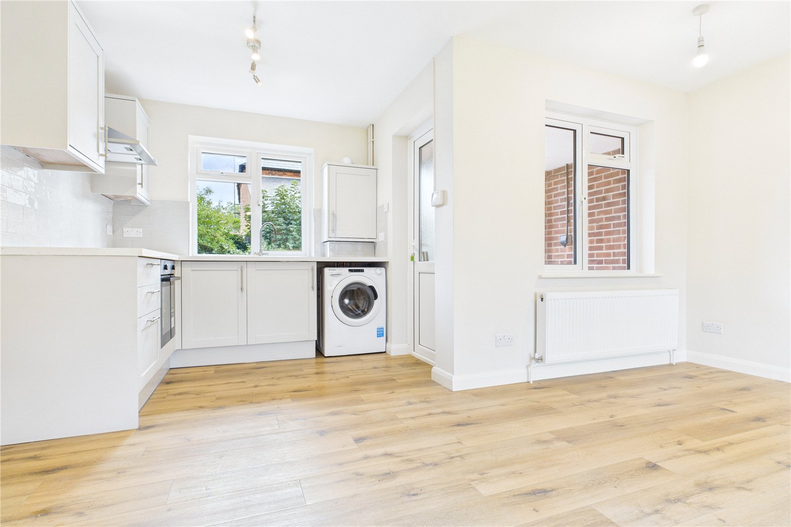 2 bedroom Bungalow for sale in Newbury, Berkshire