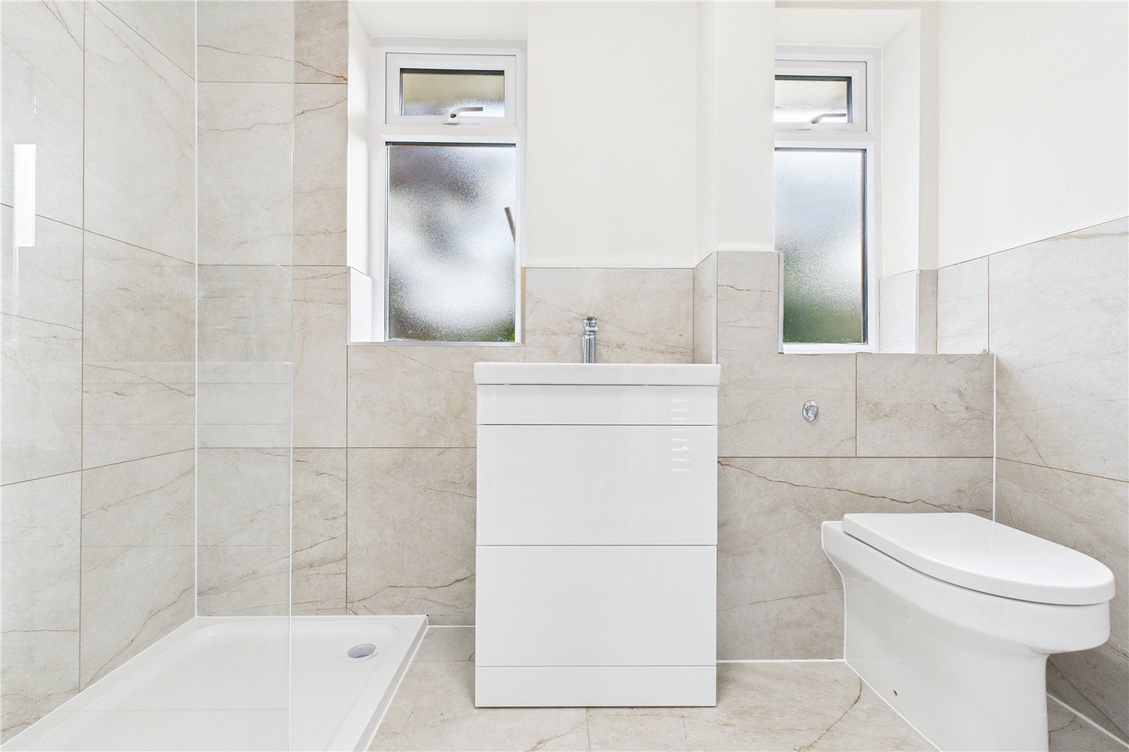 2 bedroom Bungalow for sale in Newbury, Berkshire
