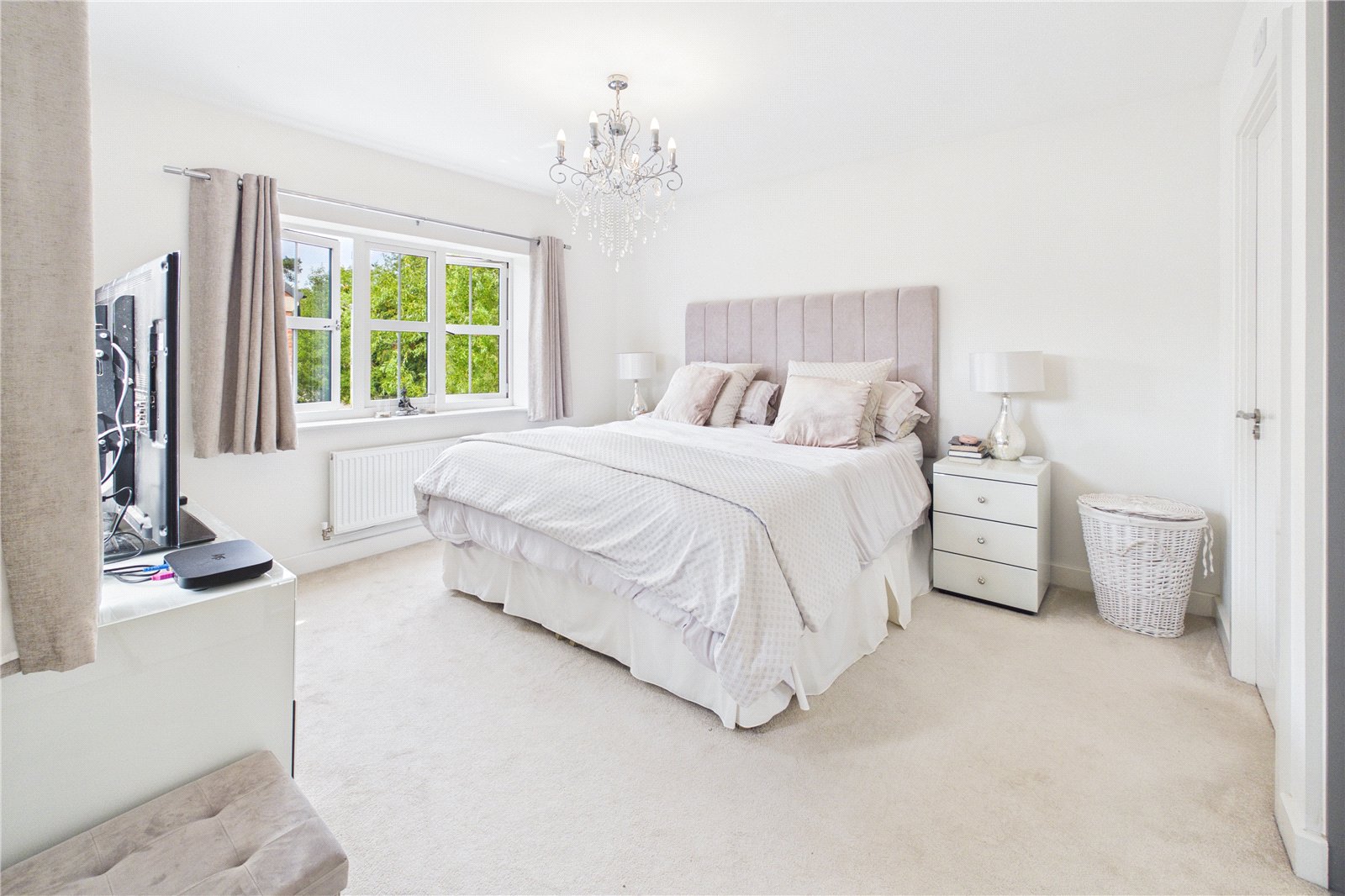 4 bedroom House for sale in Newbury, Berkshire
