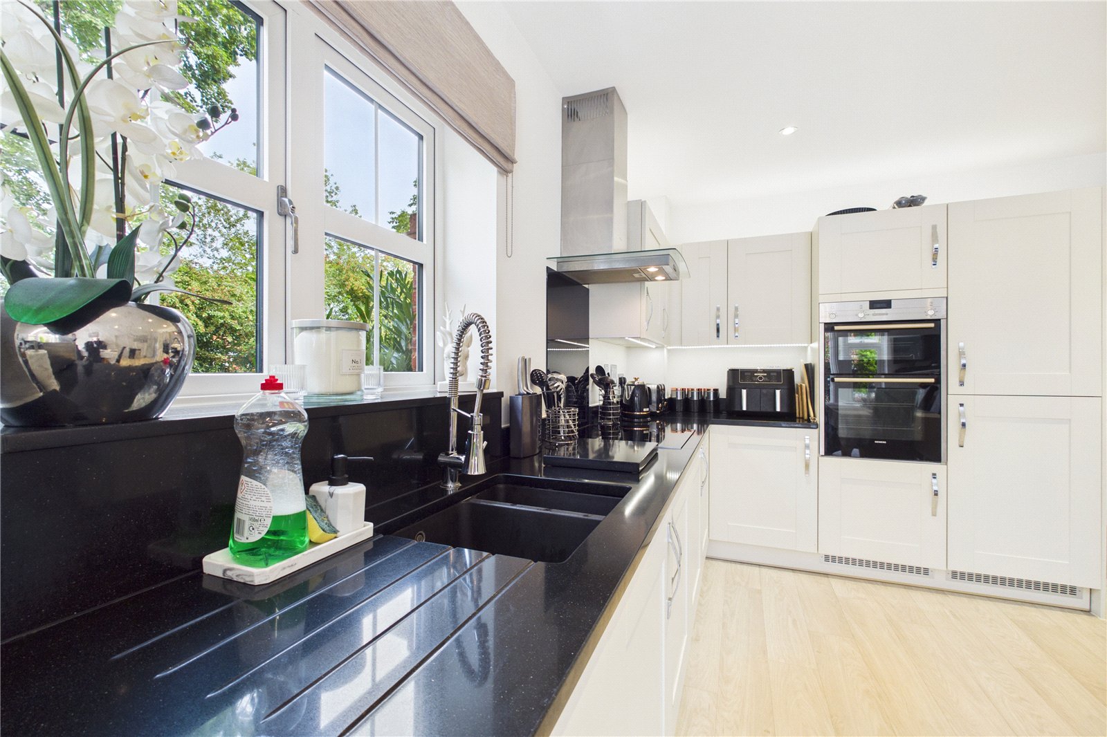 4 bedroom House for sale in Newbury, Berkshire
