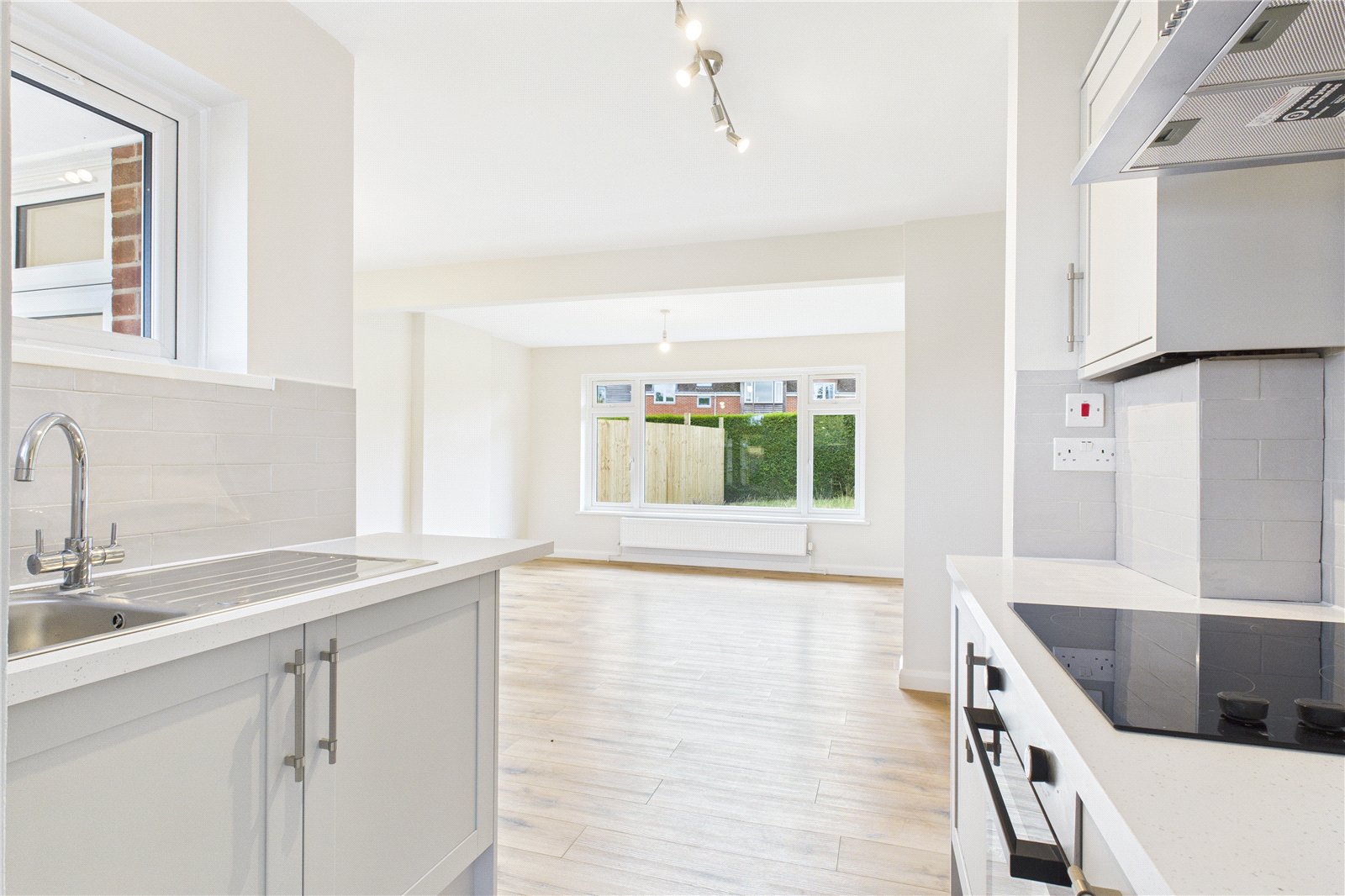 2 bedroom Bungalow for sale in Newbury, Berkshire