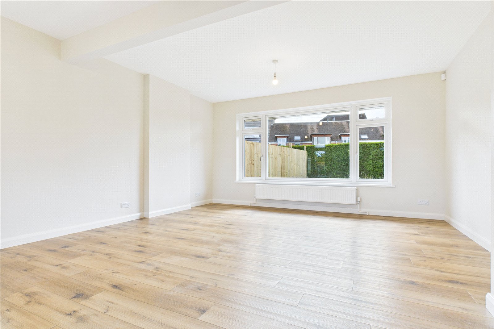 2 bedroom Bungalow for sale in Newbury, Berkshire