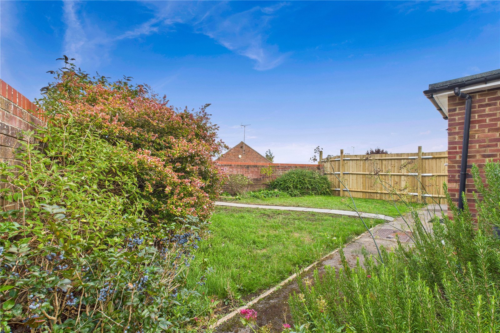 2 bedroom Bungalow for sale in Newbury, Berkshire