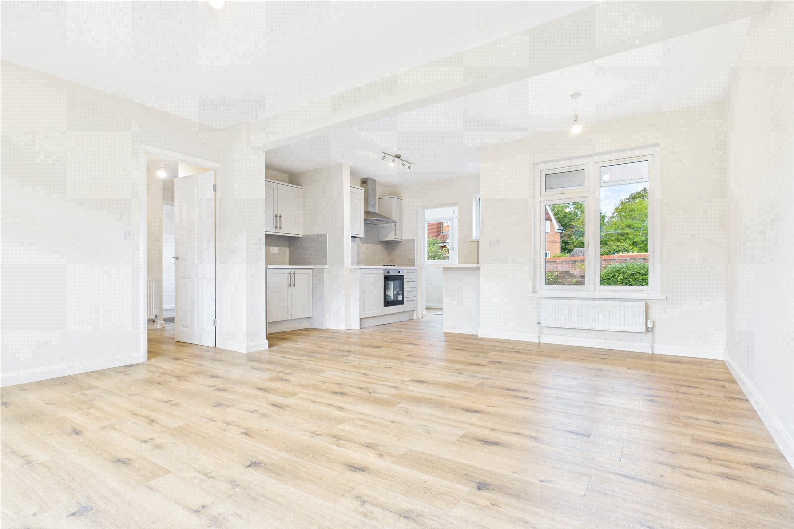 2 bedroom Bungalow for sale in Newbury, Berkshire