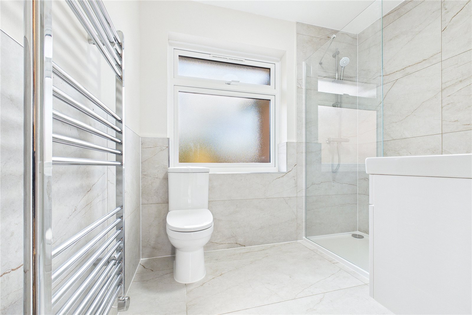 2 bedroom Bungalow for sale in Newbury, Berkshire