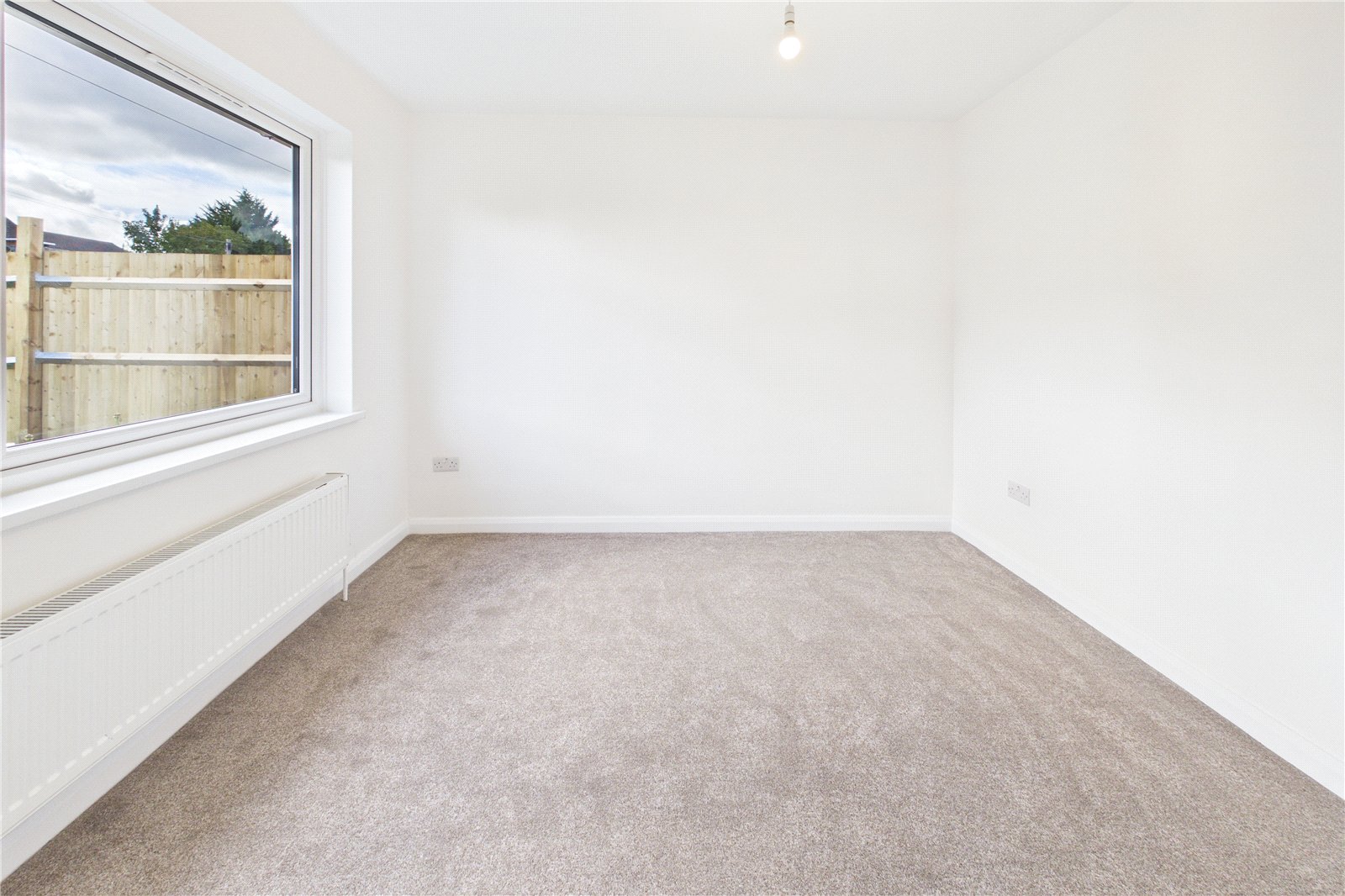 1 bedroom Bungalow for sale in Newbury, Berkshire