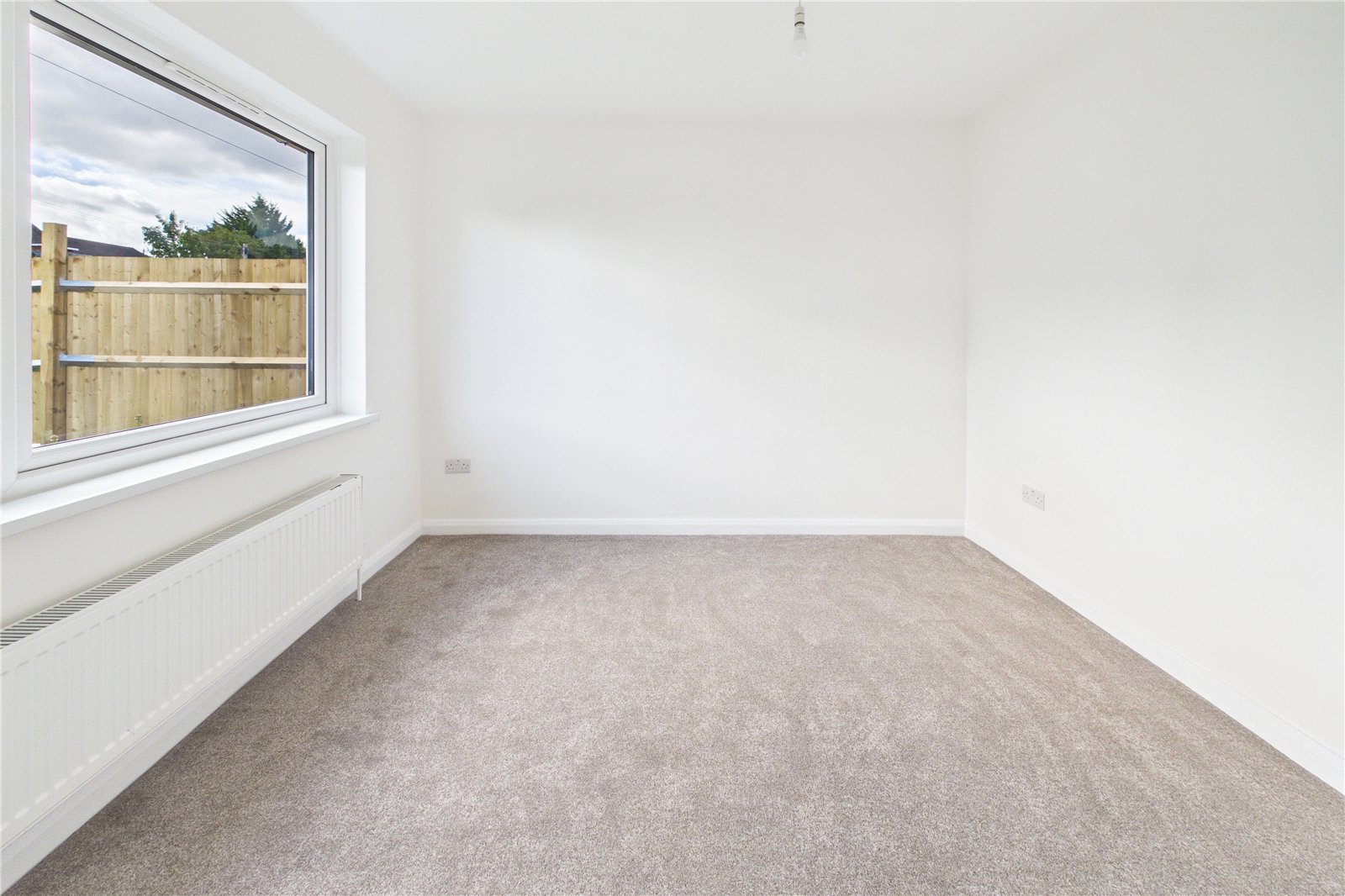 1 bedroom Bungalow for sale in Newbury, Berkshire