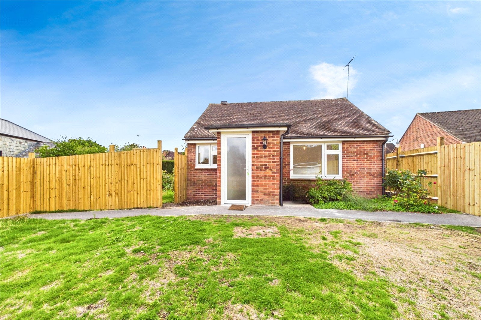 1 bedroom Bungalow for sale in Newbury, Berkshire