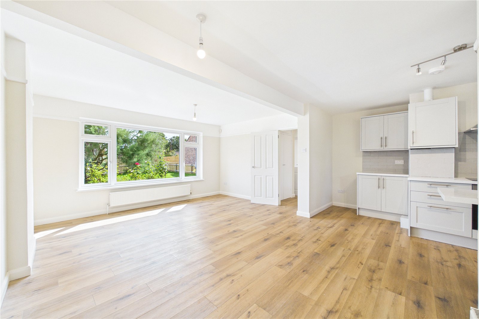 2 bedroom Bungalow for sale in Newbury, Berkshire
