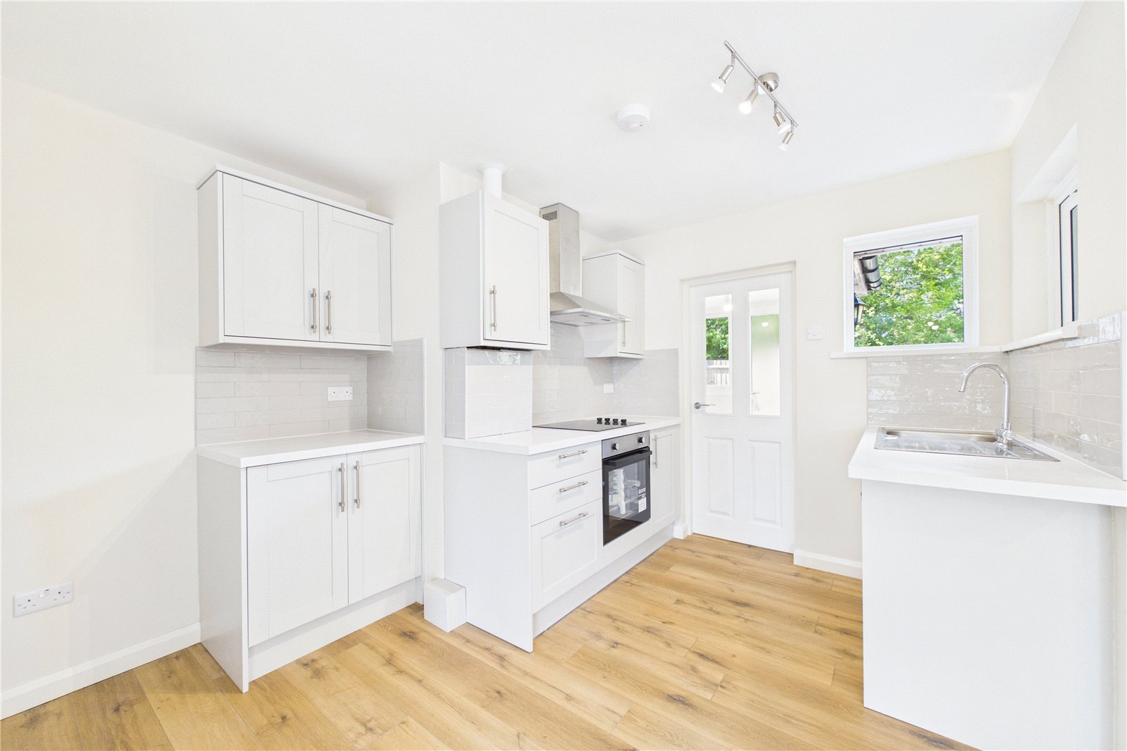 2 bedroom Bungalow for sale in Newbury, Berkshire