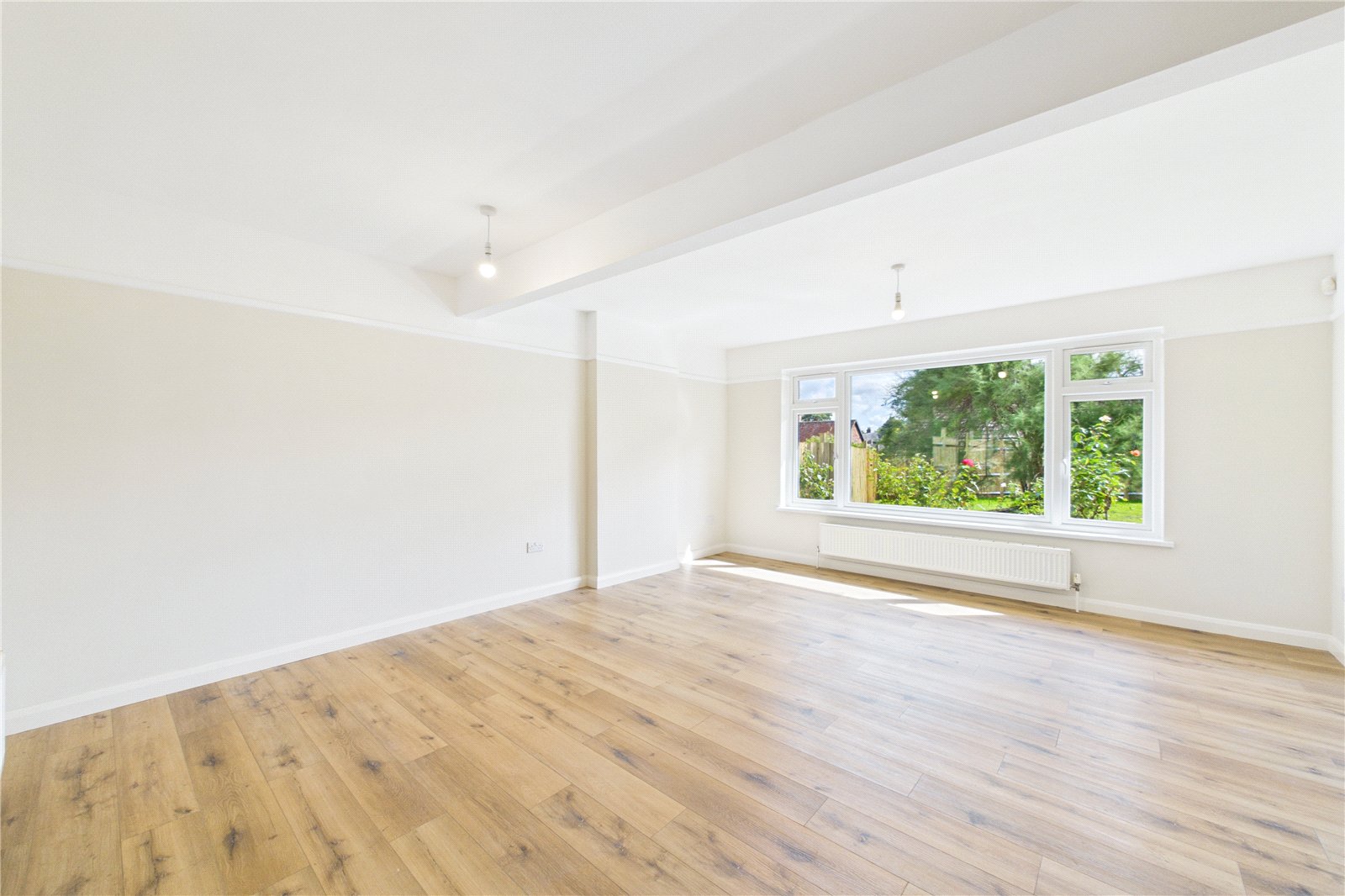 2 bedroom Bungalow for sale in Newbury, Berkshire