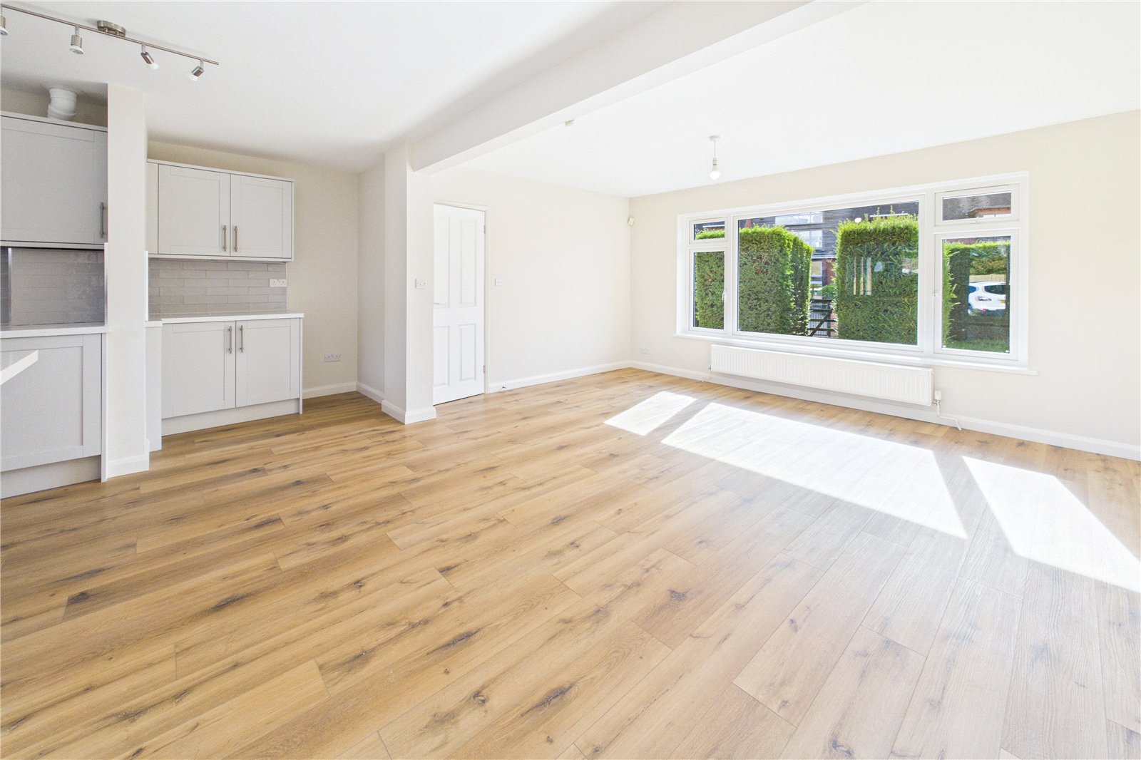 2 bedroom Bungalow for sale in Newbury, Berkshire