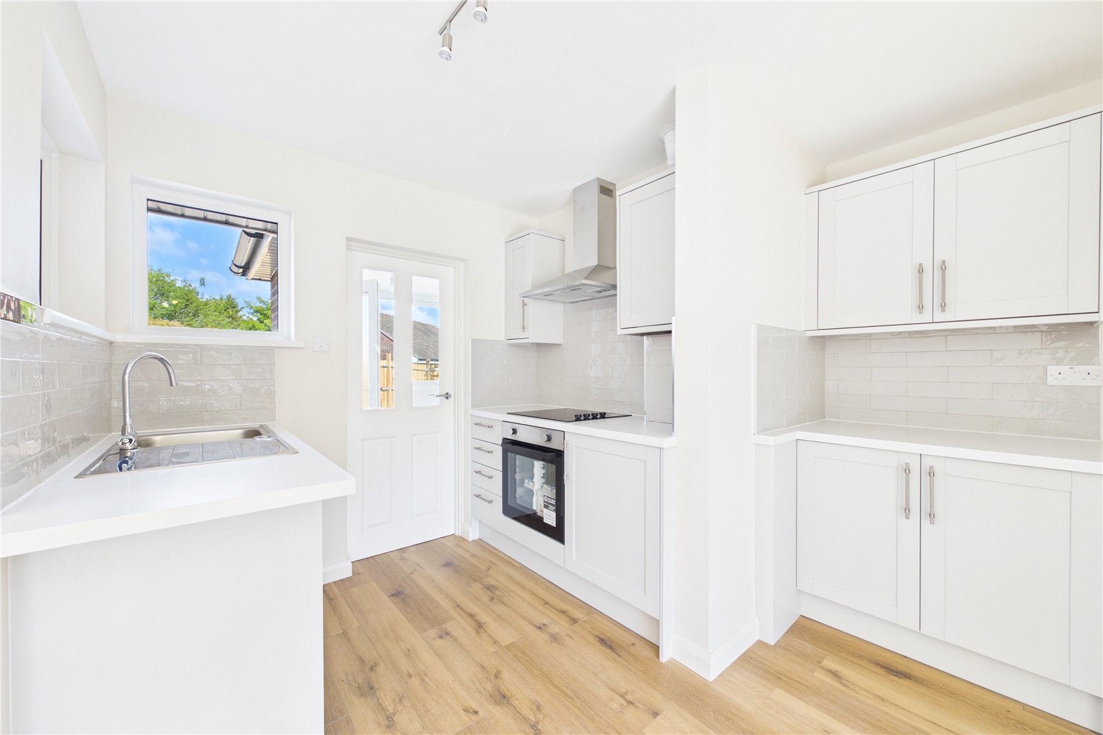 2 bedroom Bungalow for sale in Newbury, Berkshire