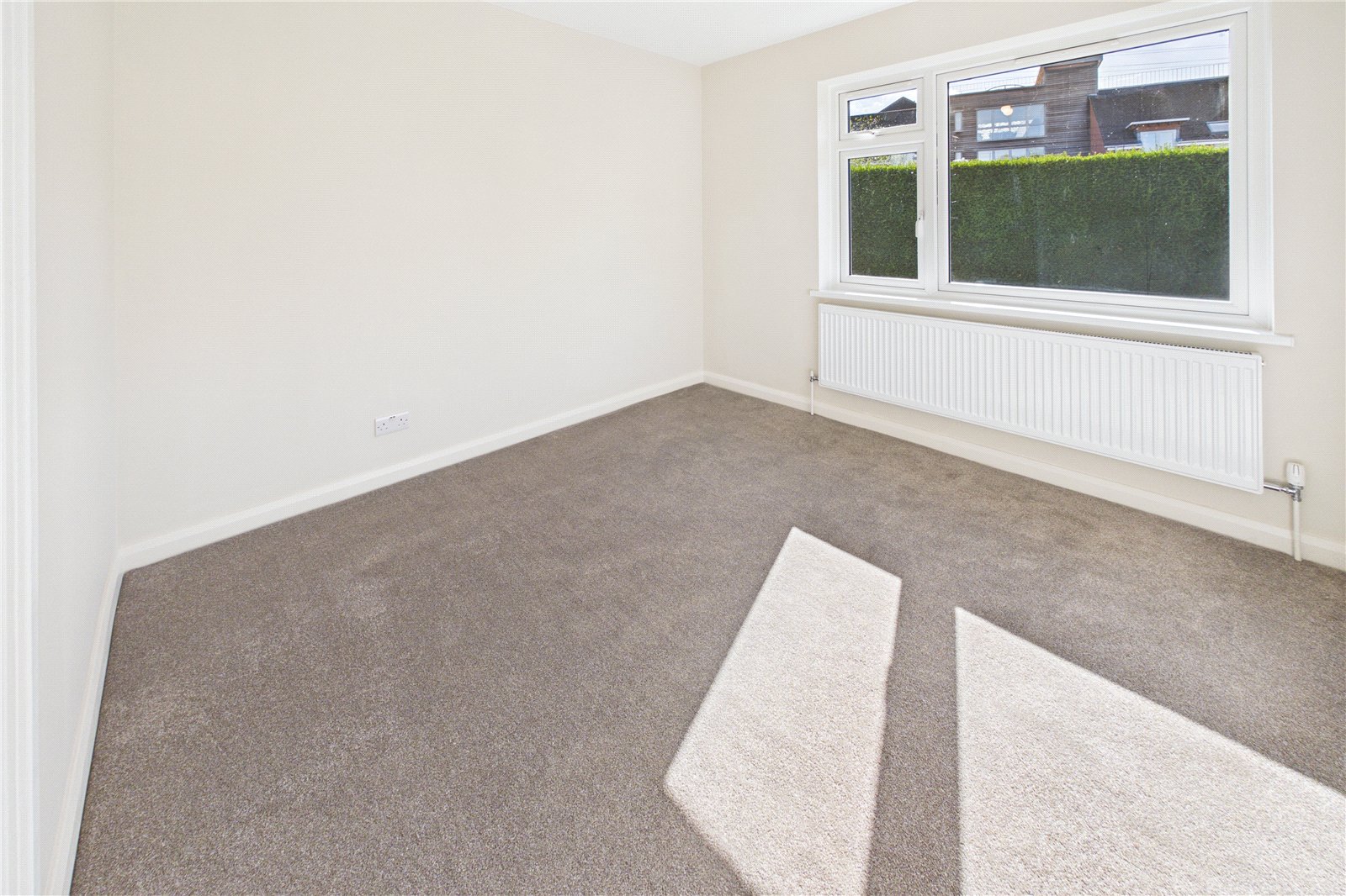 2 bedroom Bungalow for sale in Newbury, Berkshire