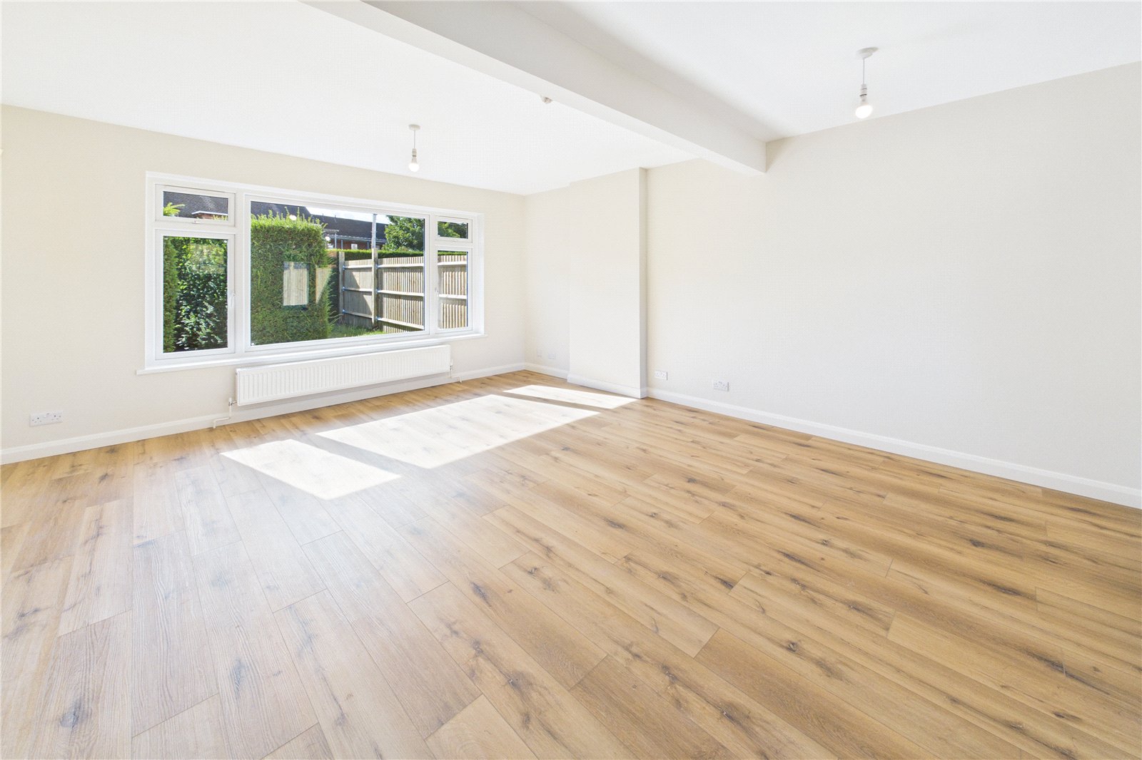 2 bedroom Bungalow for sale in Newbury, Berkshire