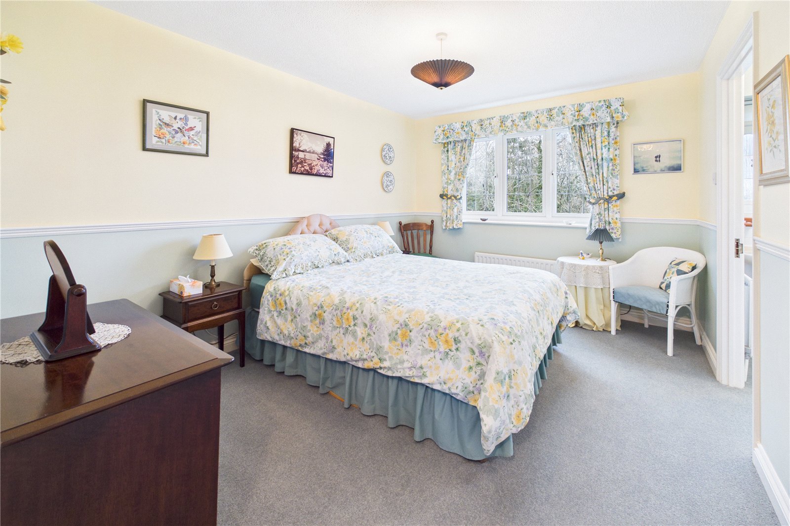 4 bedroom House for sale in Kintbury, Hungerford, Berkshire