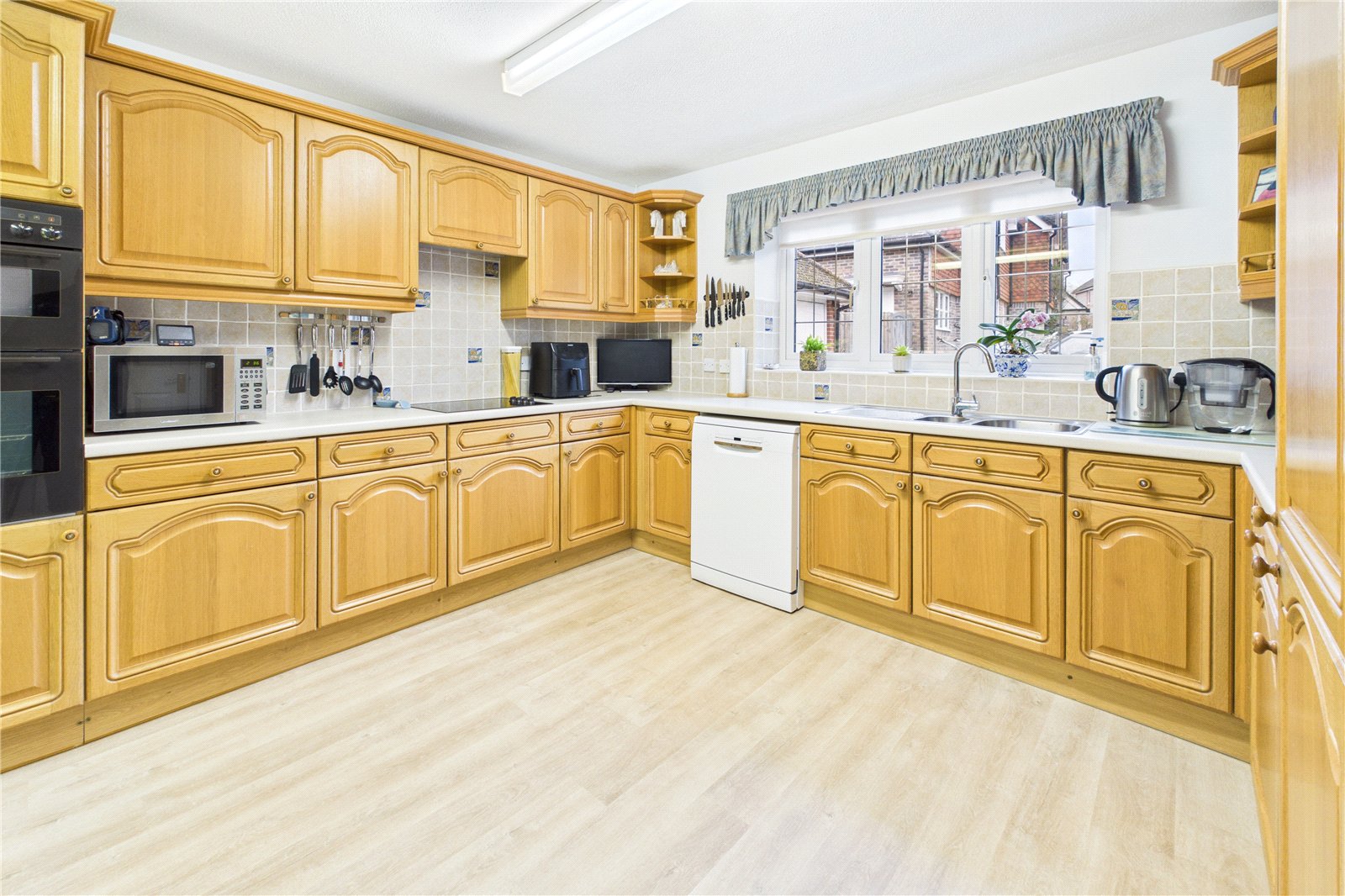 4 bedroom House for sale in Kintbury, Hungerford, Berkshire