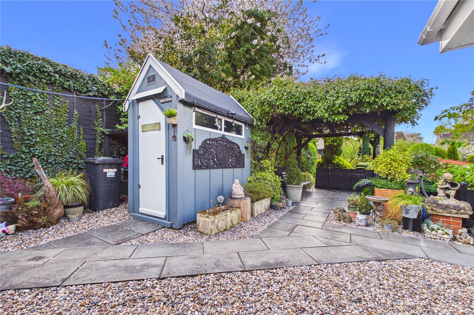 3 bedroom Bungalow for sale in Newbury, Berkshire
