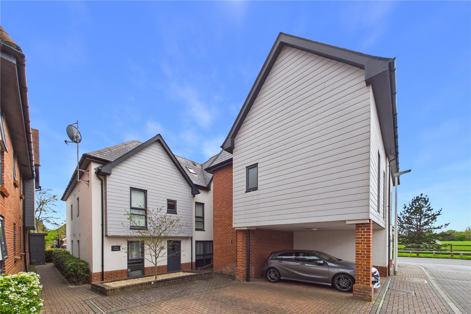 2 bedroom Flat for sale in Thatcham, Berkshire