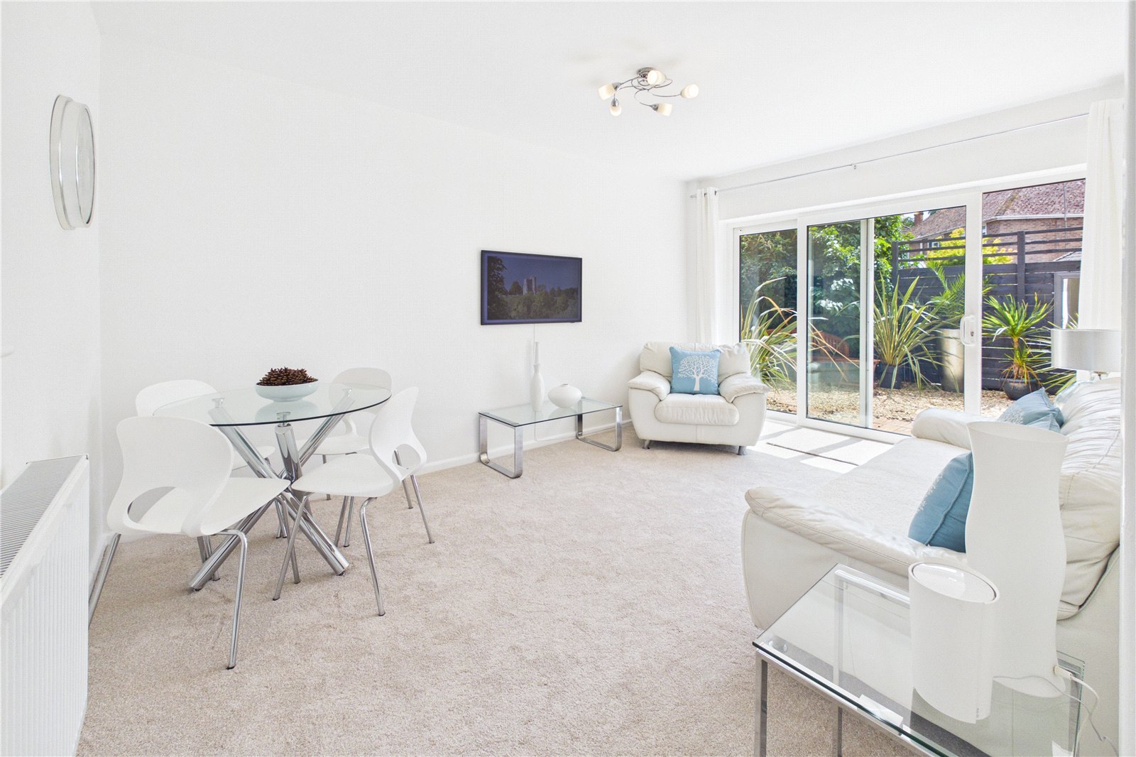 1 bedroom Bungalow for sale in Newbury, Berkshire