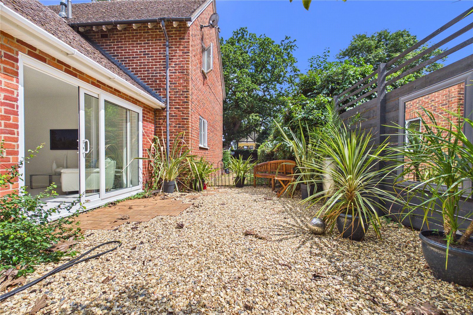 1 bedroom Bungalow for sale in Newbury, Berkshire