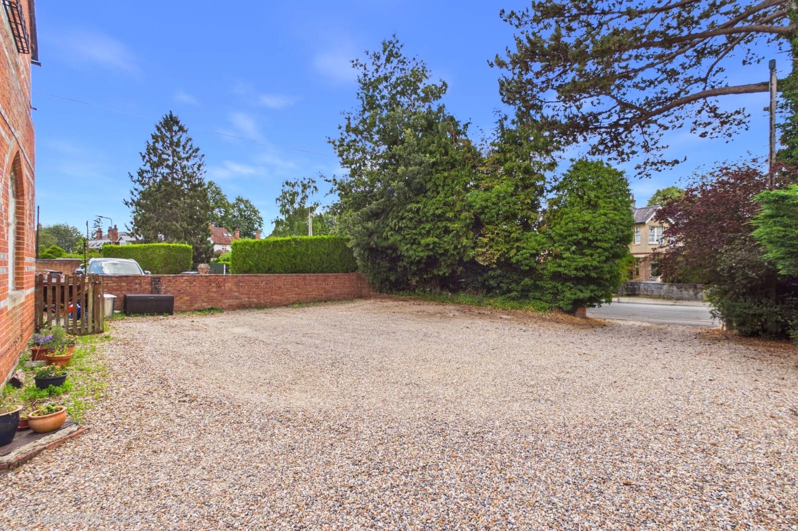 1 bedroom Bungalow for sale in Newbury, Berkshire