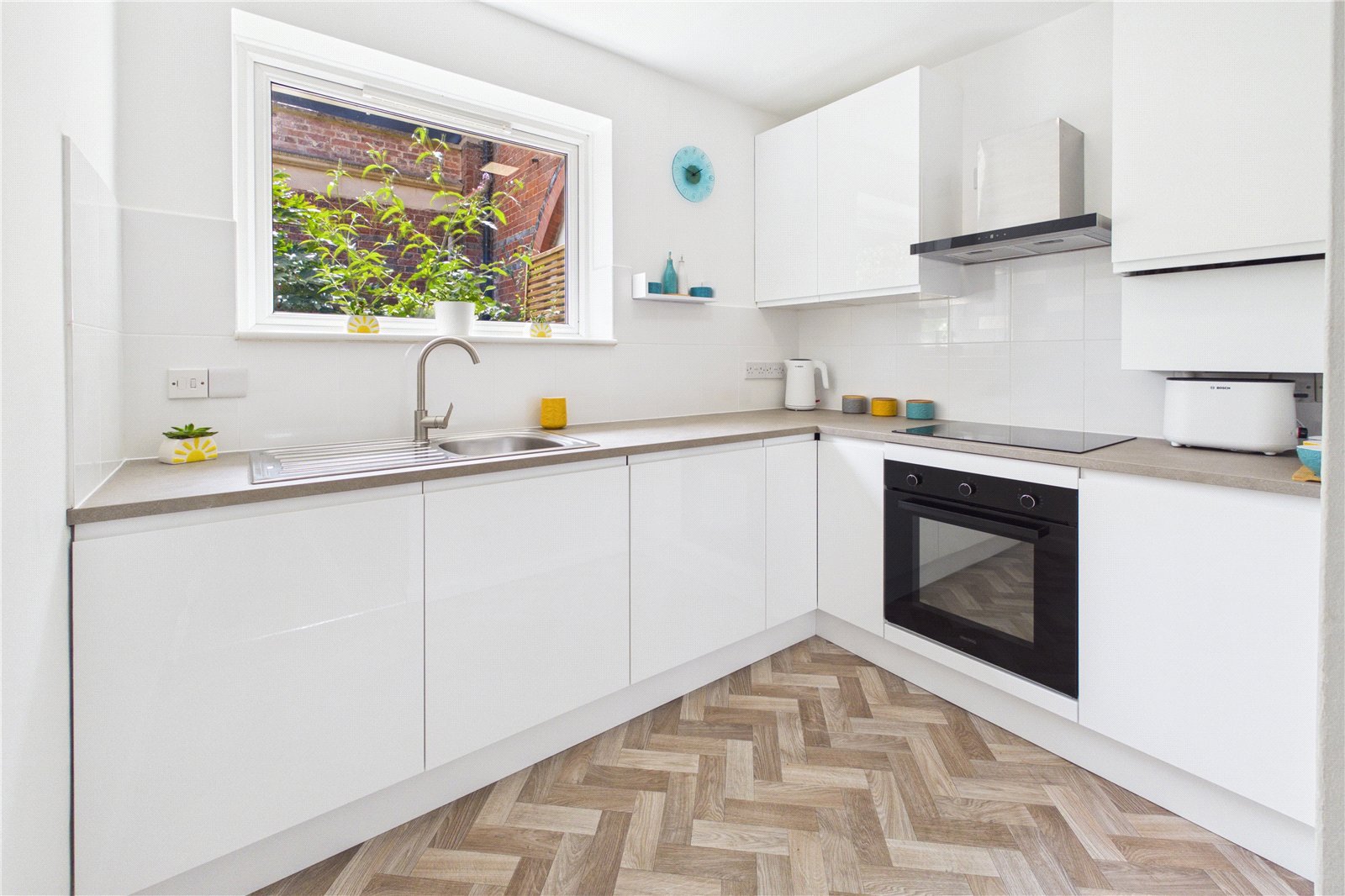 1 bedroom Bungalow for sale in Newbury, Berkshire