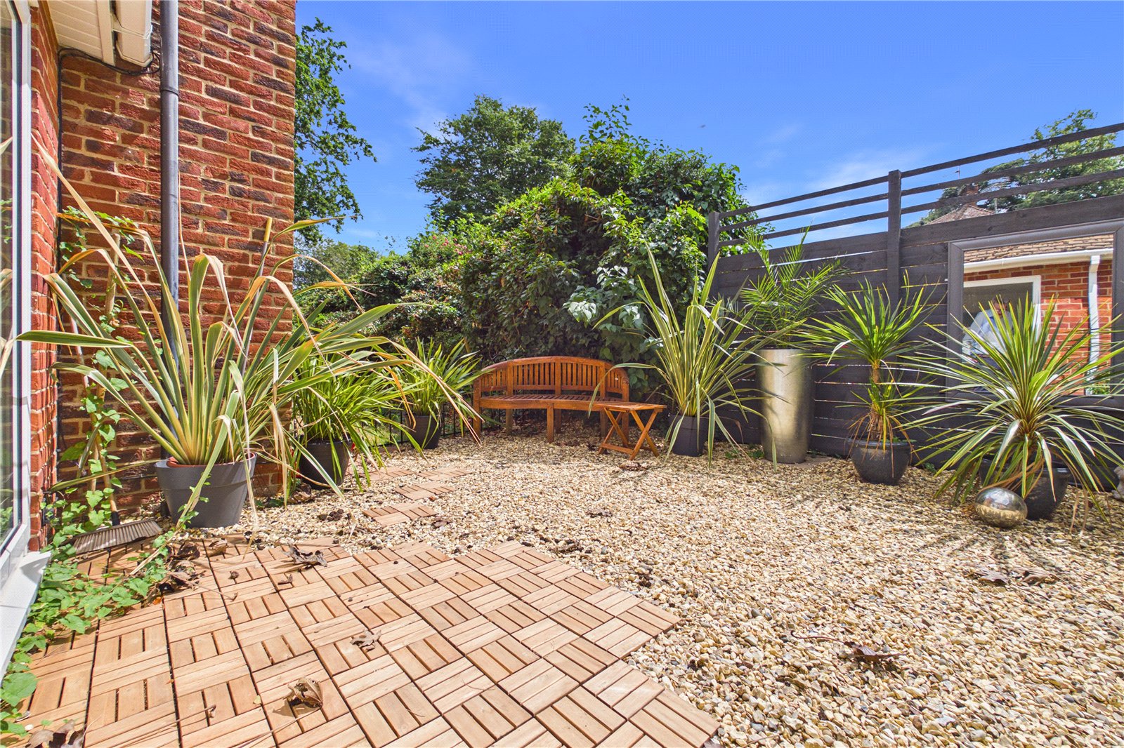 1 bedroom Bungalow for sale in Newbury, Berkshire