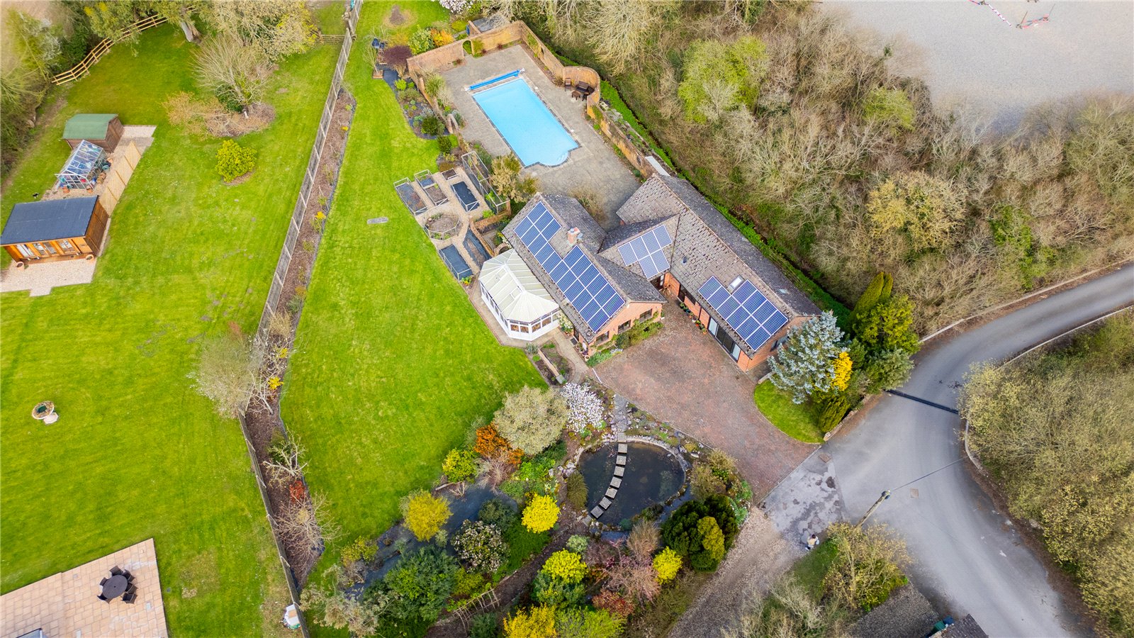 4 bedroom Bungalow for sale in Kingsclere, Newbury, Hampshire