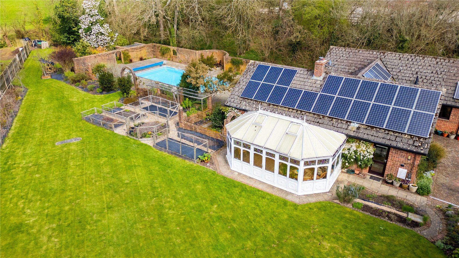 4 bedroom Bungalow for sale in Kingsclere, Newbury, Hampshire