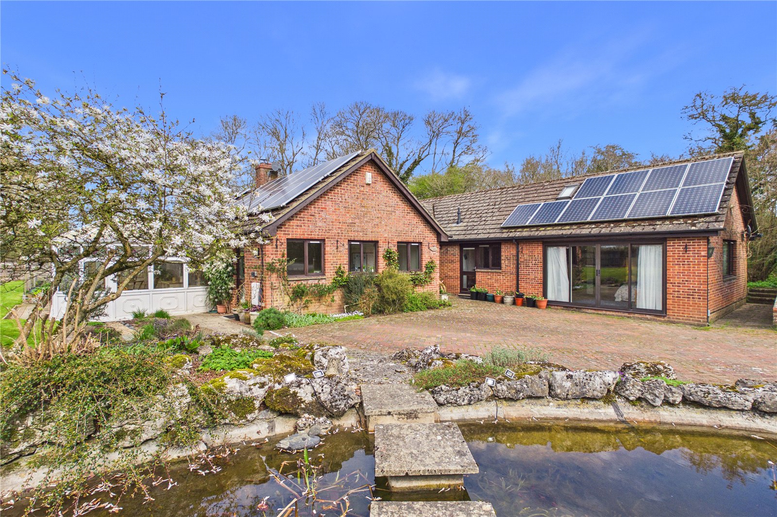 4 bedroom Bungalow for sale in Kingsclere, Newbury, Hampshire